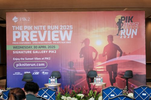 Race photo from PIK NITE RUN VIBES