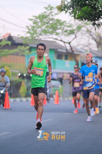 Race photo from Isoplus Run 2024 Surabaya
