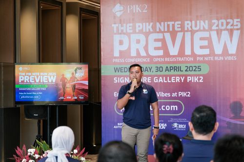 Race photo from PIK NITE RUN VIBES
