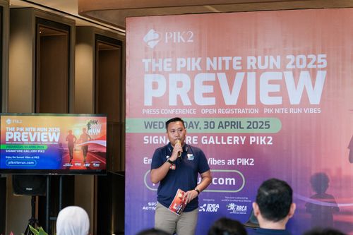 Race photo from PIK NITE RUN VIBES
