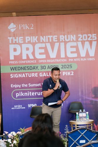 Race photo from PIK NITE RUN VIBES