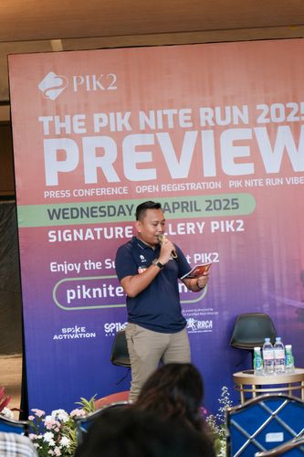 Race photo from PIK NITE RUN VIBES