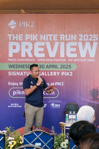Race photo from PIK NITE RUN VIBES