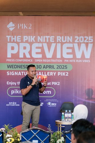Race photo from PIK NITE RUN VIBES