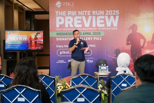 Race photo from PIK NITE RUN VIBES