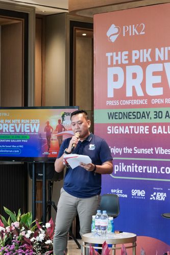 Race photo from PIK NITE RUN VIBES