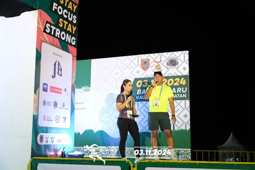 Race photo from Arutmin Borneo Run 2024