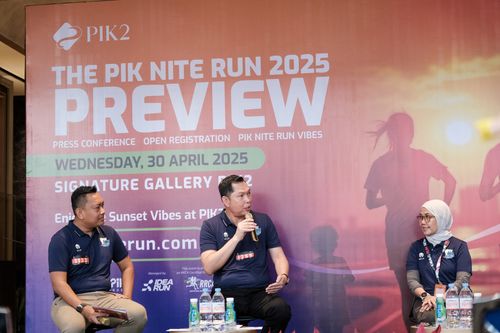 Race photo from PIK NITE RUN VIBES