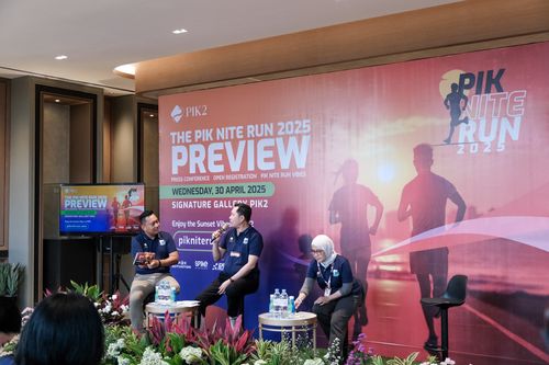 Race photo from PIK NITE RUN VIBES