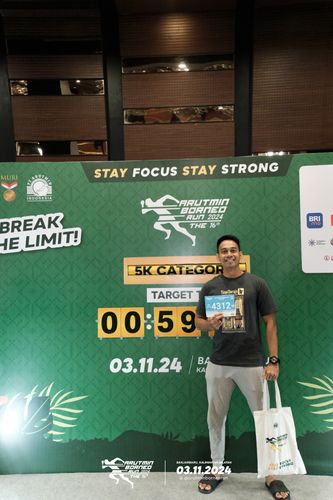Race photo from Arutmin Borneo Run 2024
