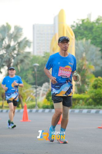 Race photo from Isoplus Run 2024 Surabaya