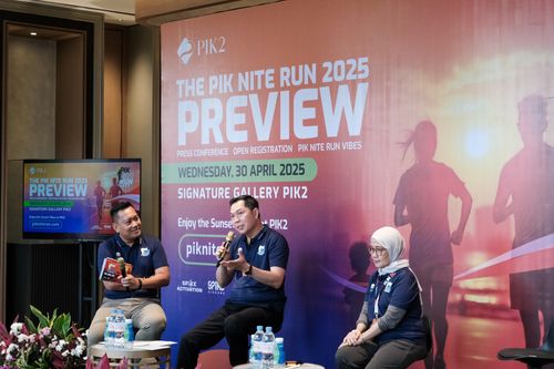 Race photo from PIK NITE RUN VIBES