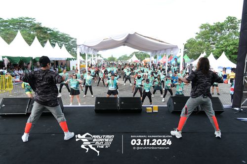 Race photo from Arutmin Borneo Run 2024