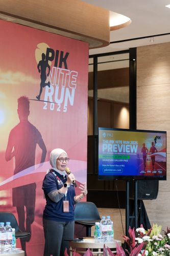 Race photo from PIK NITE RUN VIBES