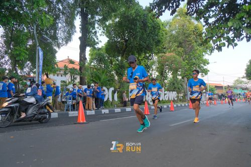 Race photo from Isoplus Run 2024 Surabaya