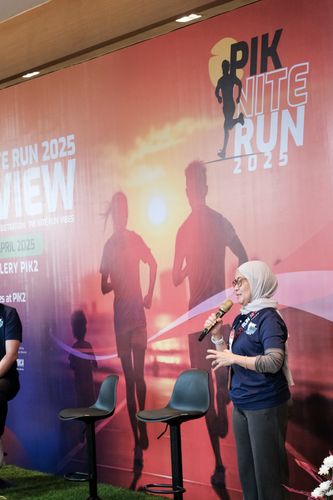 Race photo from PIK NITE RUN VIBES