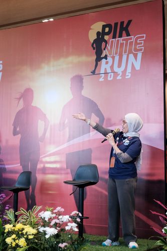 Race photo from PIK NITE RUN VIBES