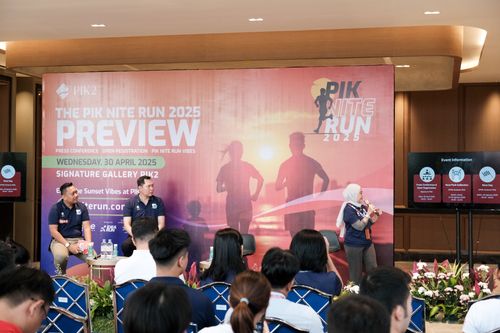 Race photo from PIK NITE RUN VIBES