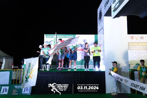 Race photo from Arutmin Borneo Run 2024
