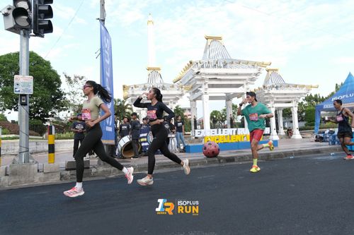 Race photo from Isoplus Run 2024 Surabaya