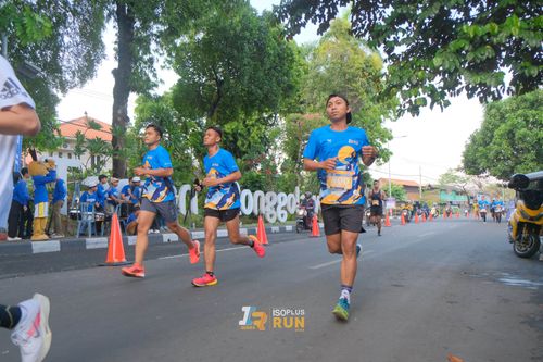 Race photo from Isoplus Run 2024 Surabaya
