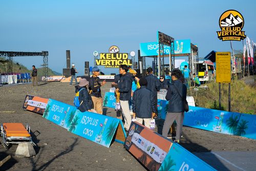 Race photo from Kelud Vertical Challenge 2024