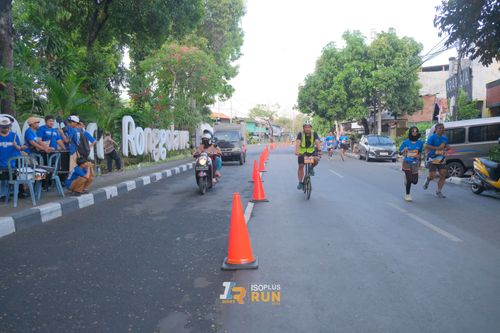 Race photo from Isoplus Run 2024 Surabaya