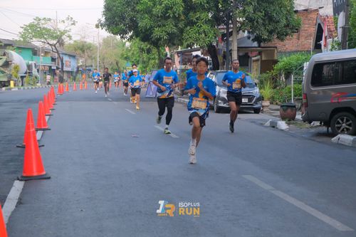 Race photo from Isoplus Run 2024 Surabaya