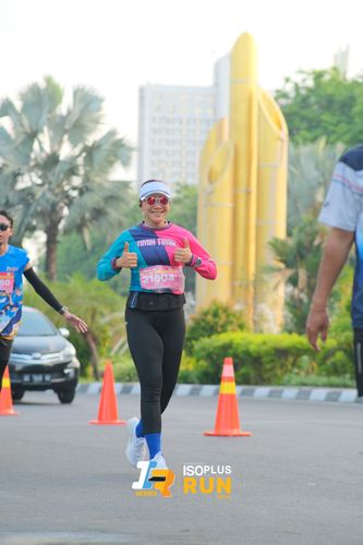Race photo from Isoplus Run 2024 Surabaya