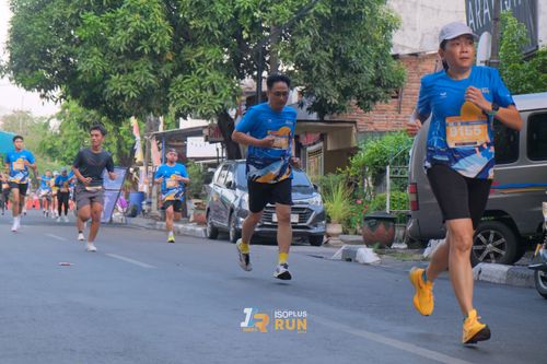 Race photo from Isoplus Run 2024 Surabaya
