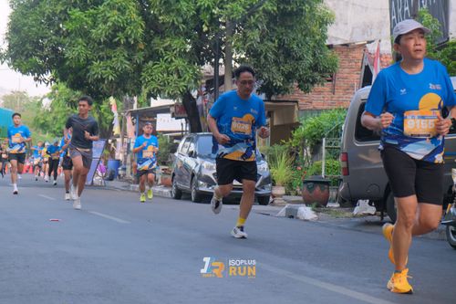 Race photo from Isoplus Run 2024 Surabaya