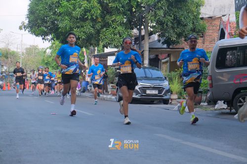 Race photo from Isoplus Run 2024 Surabaya