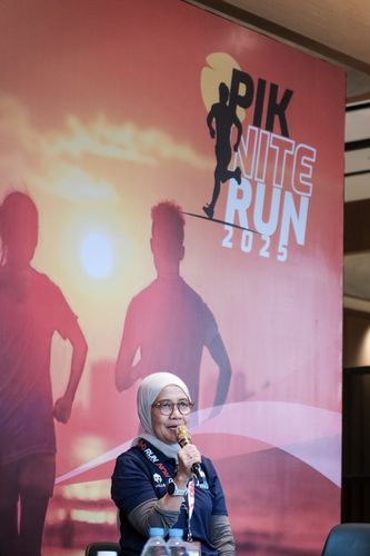 Race photo from PIK NITE RUN VIBES