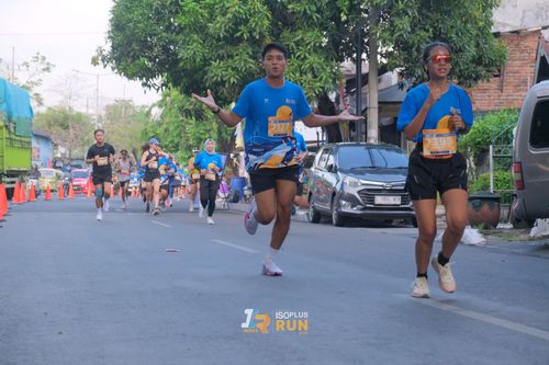 Race photo from Isoplus Run 2024 Surabaya