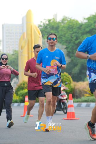 Race photo from Isoplus Run 2024 Surabaya