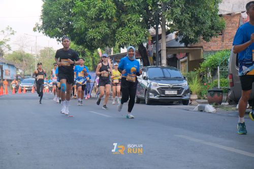 Race photo from Isoplus Run 2024 Surabaya