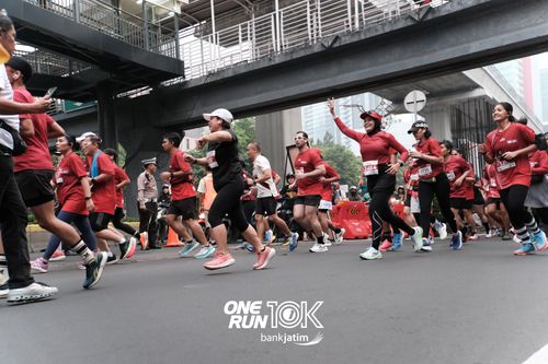 Race photo from ONE RUN 10 K