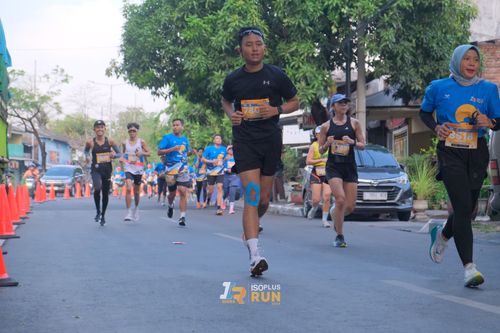 Race photo from Isoplus Run 2024 Surabaya