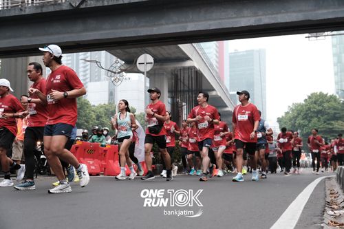 Race photo from ONE RUN 10 K