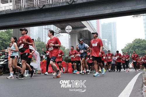 Race photo from ONE RUN 10 K