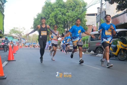 Race photo from Isoplus Run 2024 Surabaya