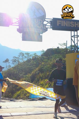Race photo from Kelud Vertical Challenge 2024