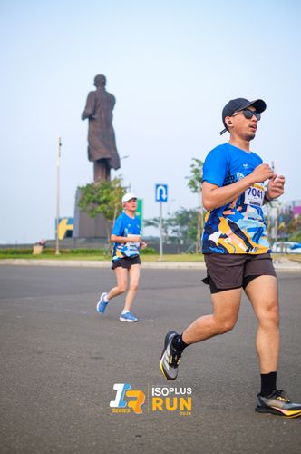 Race photo from ISOPlus Run 2024 Jakarta