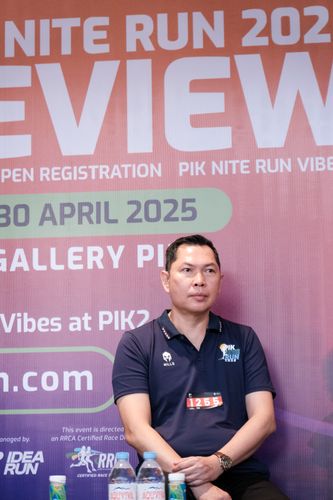Race photo from PIK NITE RUN VIBES