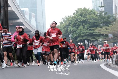 Race photo from ONE RUN 10 K
