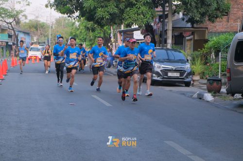 Race photo from Isoplus Run 2024 Surabaya