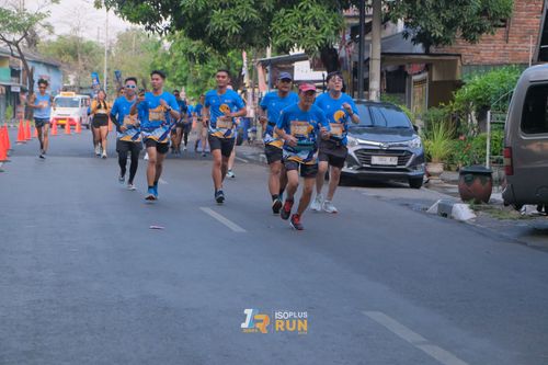 Race photo from Isoplus Run 2024 Surabaya