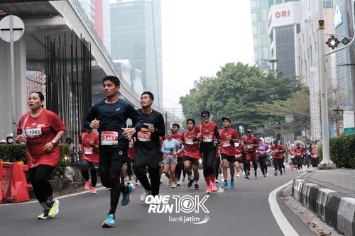 Race photo from ONE RUN 10 K