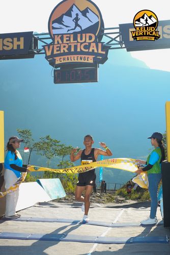 Race photo from Kelud Vertical Challenge 2024