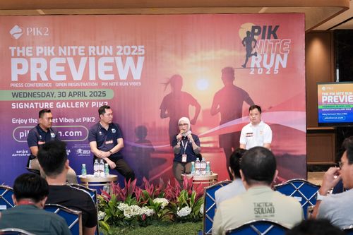 Race photo from PIK NITE RUN VIBES